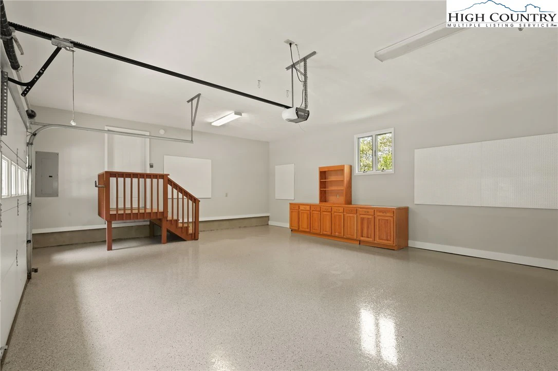 Image number 12 for the current listing