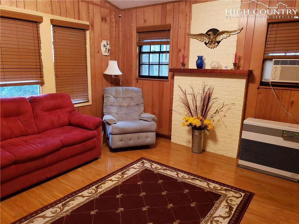 Image number 5 for the current listing