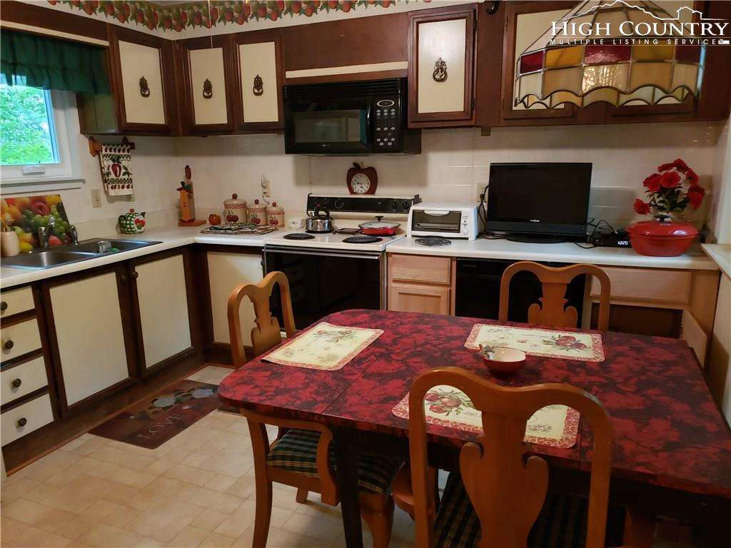 Image number 6 for the current listing