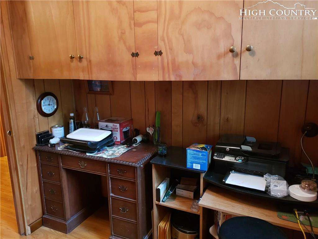 Image number 7 for the current listing