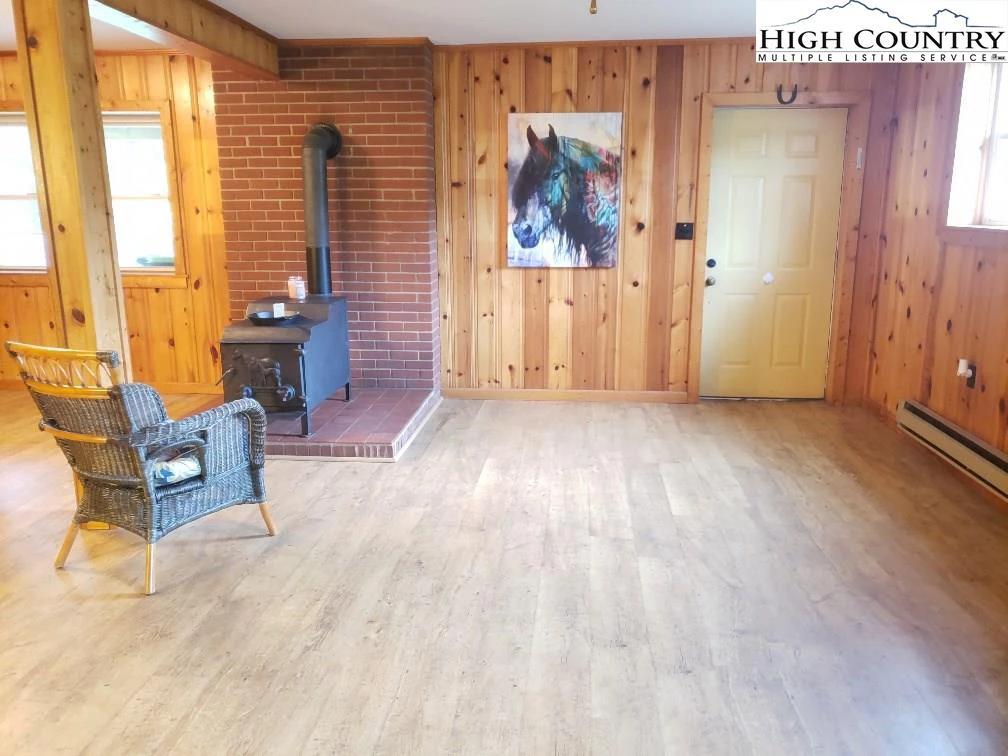 Image number 12 for the current listing