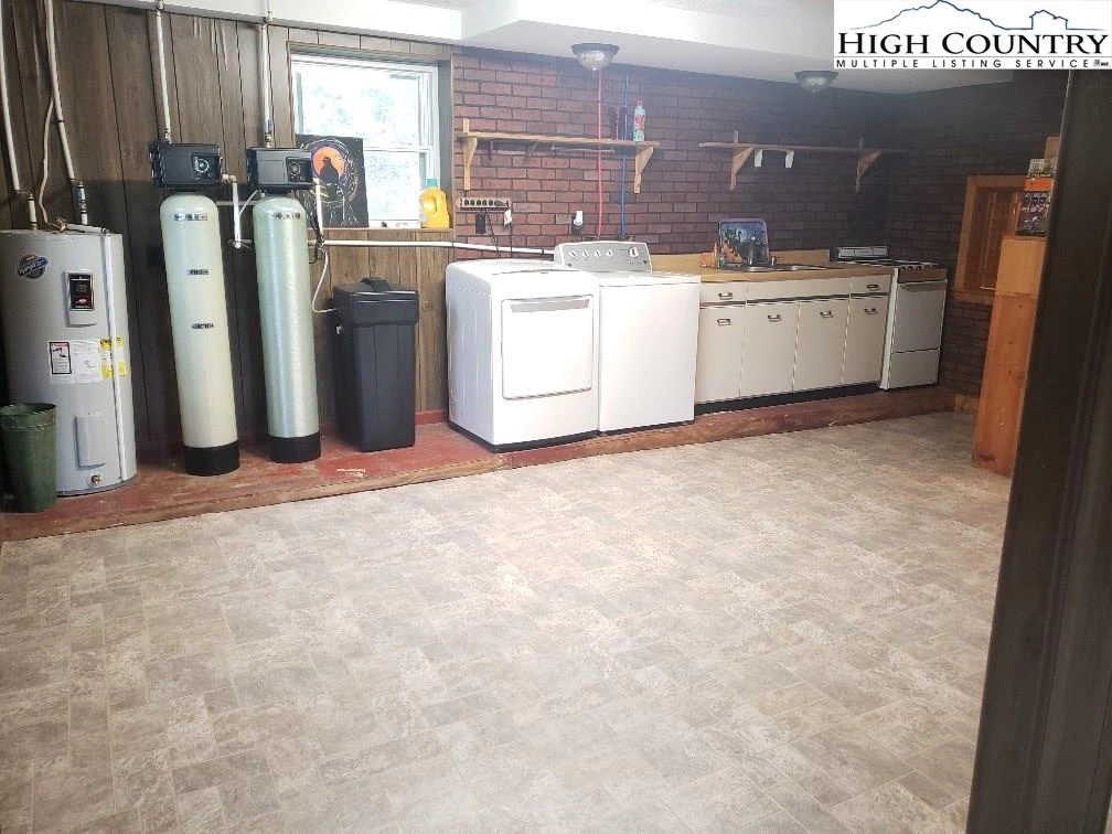 Image number 9 for the current listing