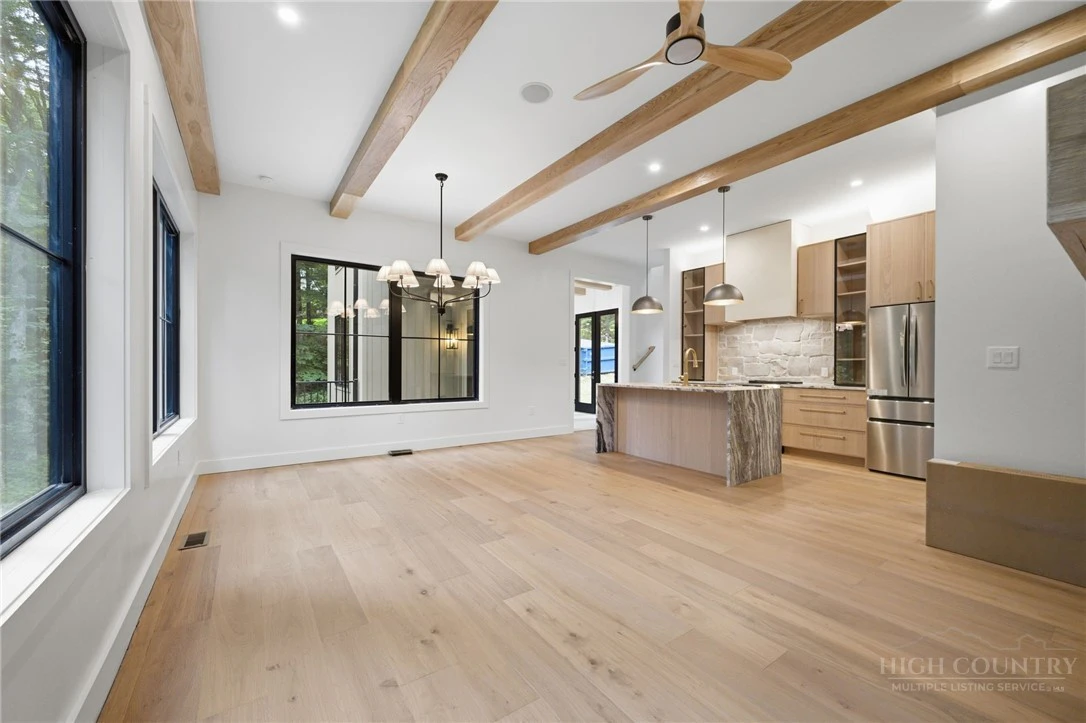 Image number 6 for the current listing