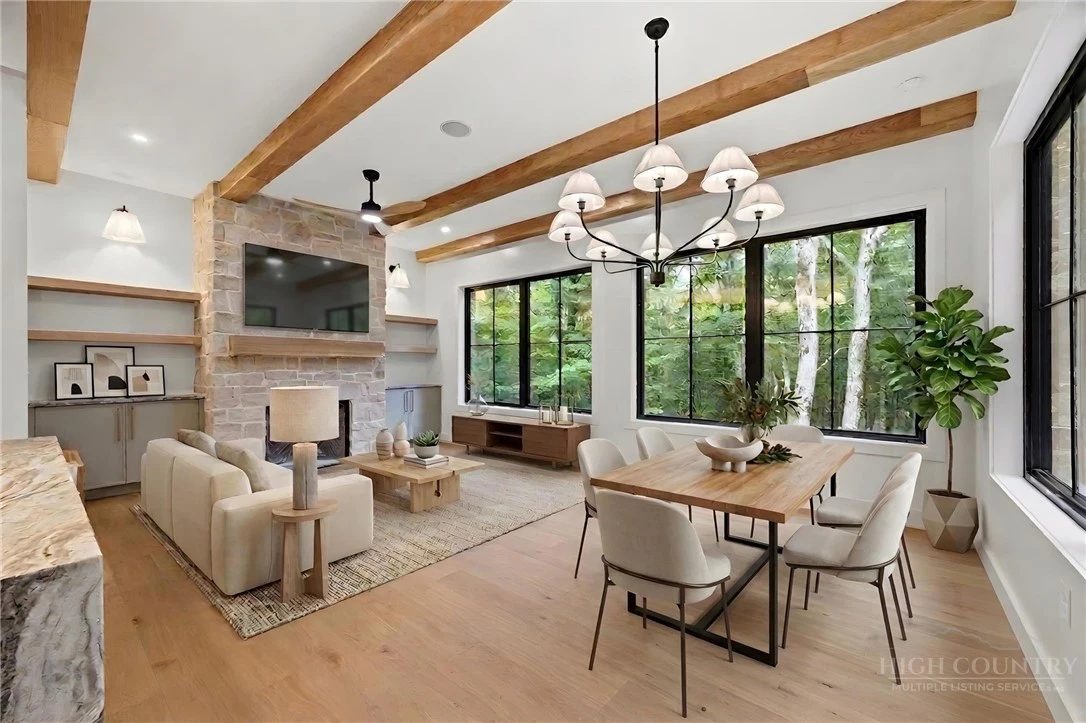 Image number 2 for the current listing