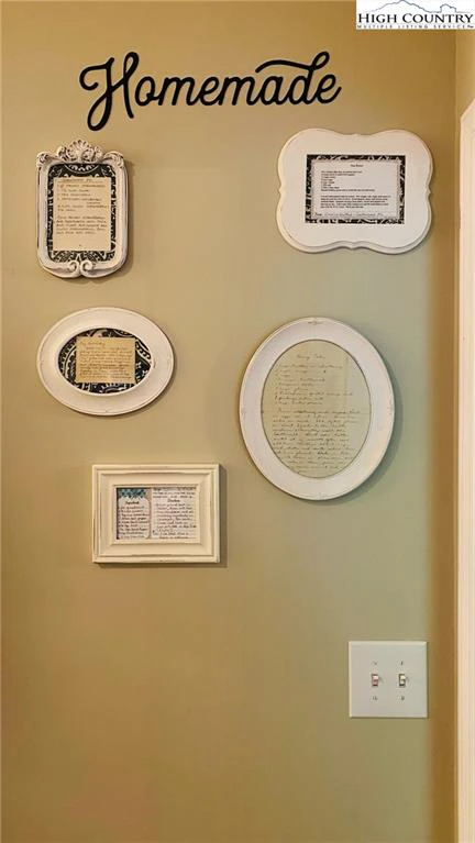 Image number 7 for the current listing