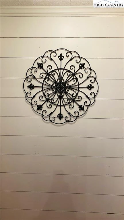 Image number 12 for the current listing