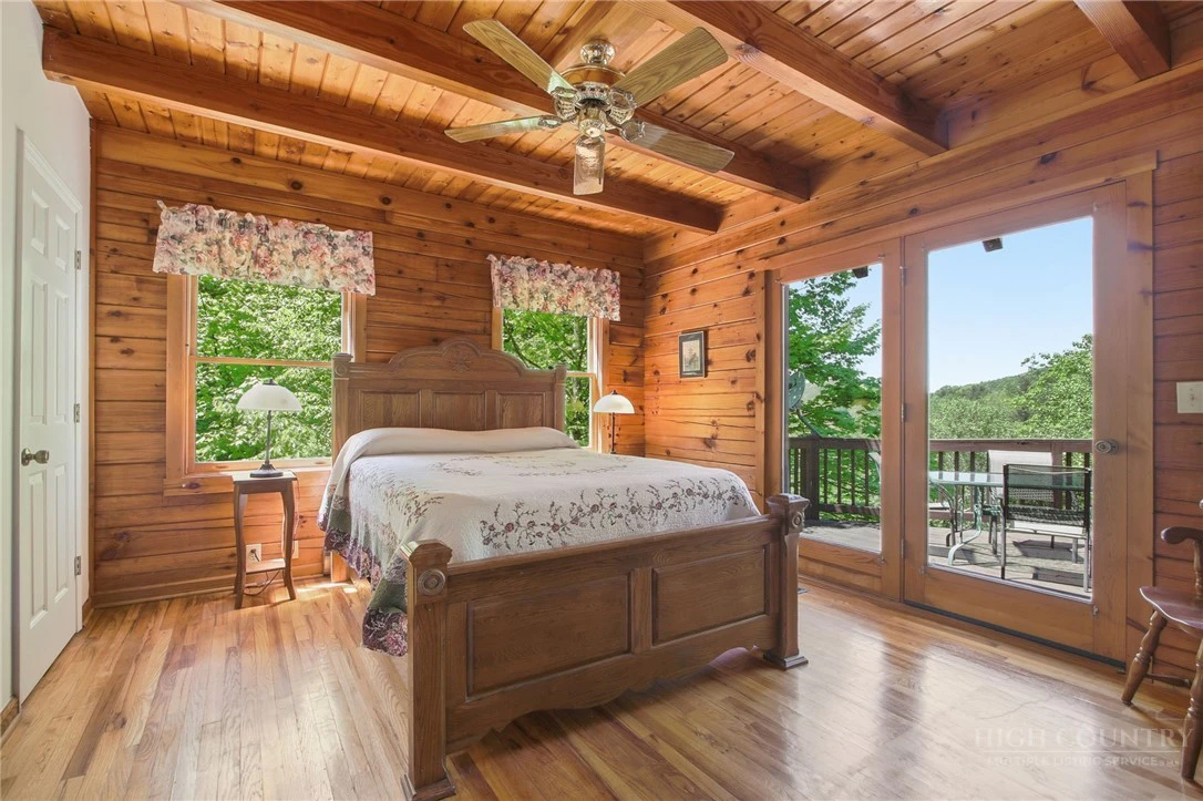 Image number 4 for the current listing