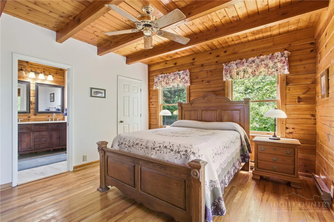 Image number 5 for the current listing