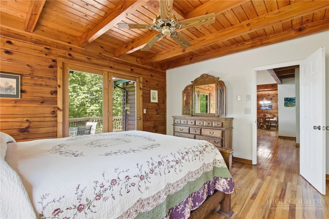 Image number 6 for the current listing