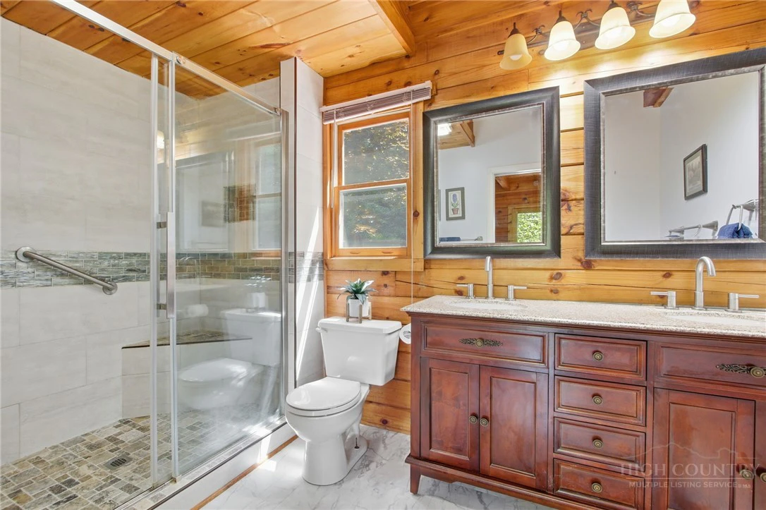 Image number 7 for the current listing