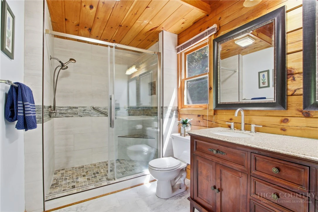 Image number 8 for the current listing