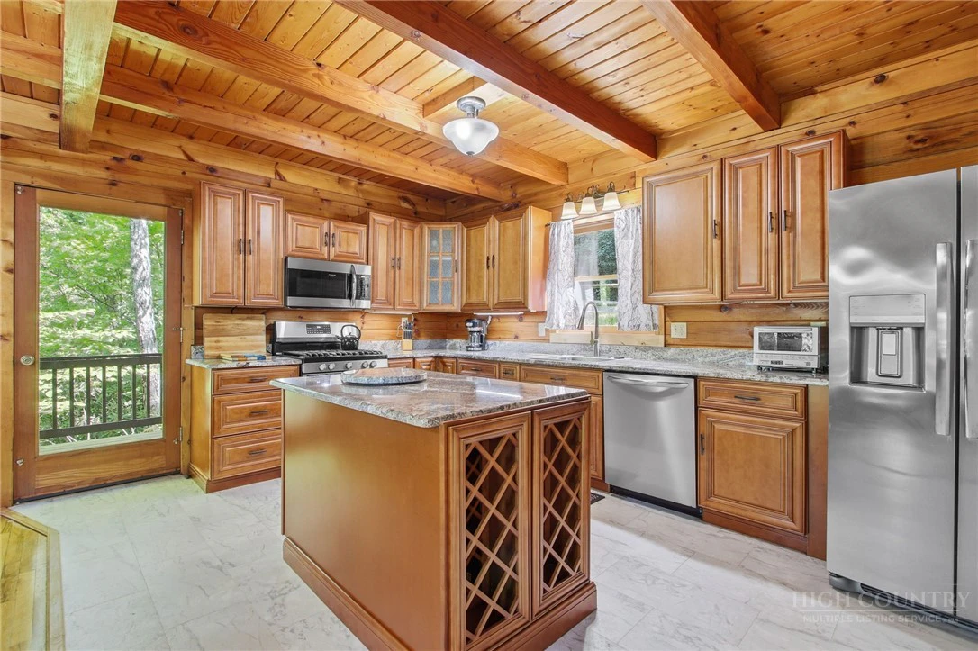 Image number 14 for the current listing