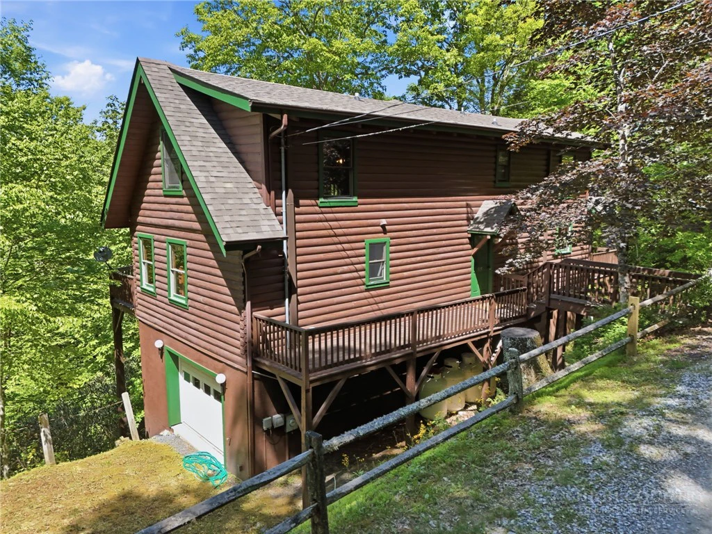 Image number 18 for the current listing