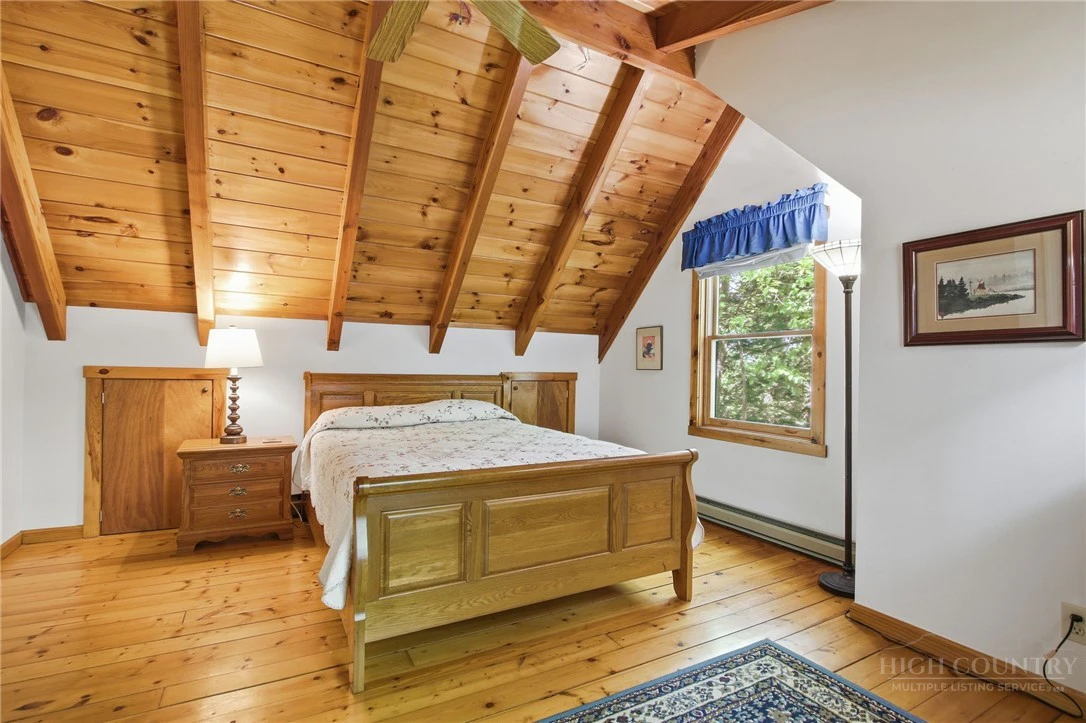 Image number 10 for the current listing
