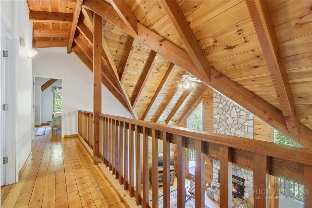Image number 9 for the current listing