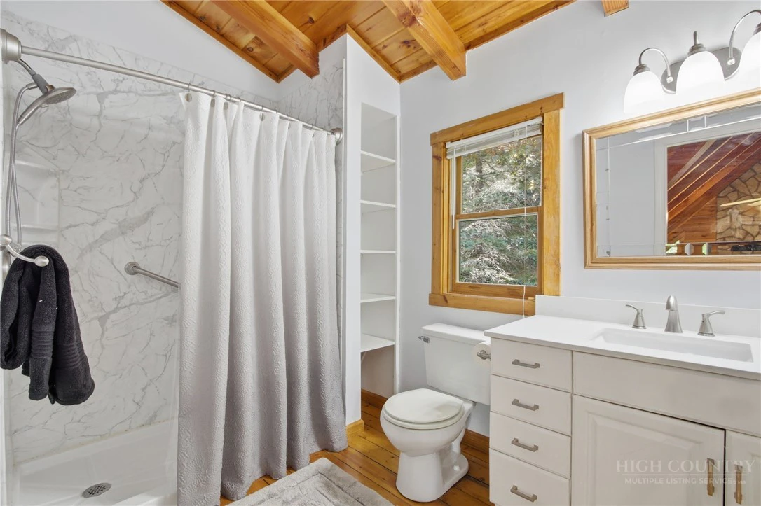 Image number 13 for the current listing
