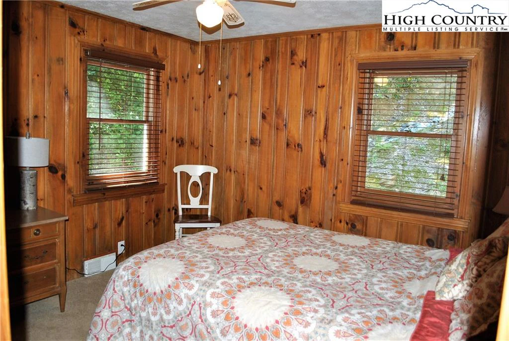 Image number 11 for the current listing