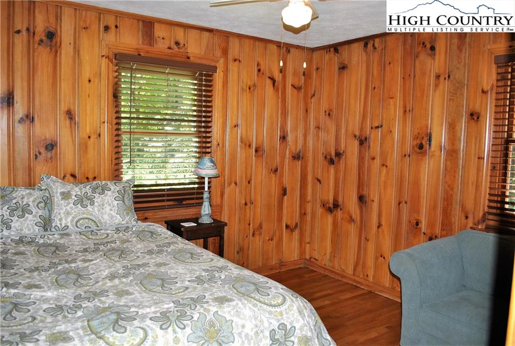 Image number 10 for the current listing