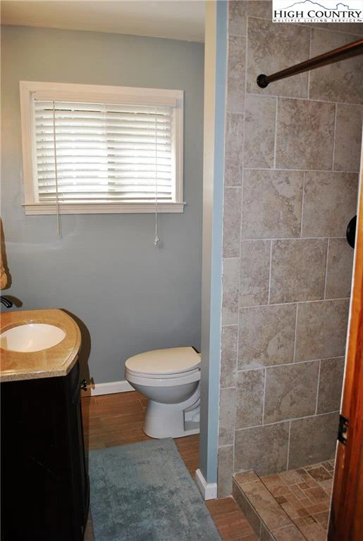 Image number 9 for the current listing