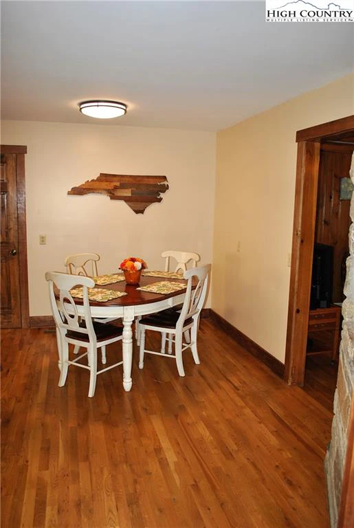 Image number 20 for the current listing