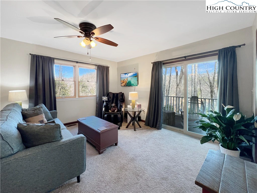 Image number 14 for the current listing