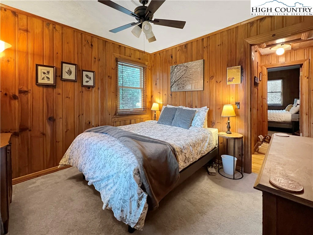 Image number 10 for the current listing