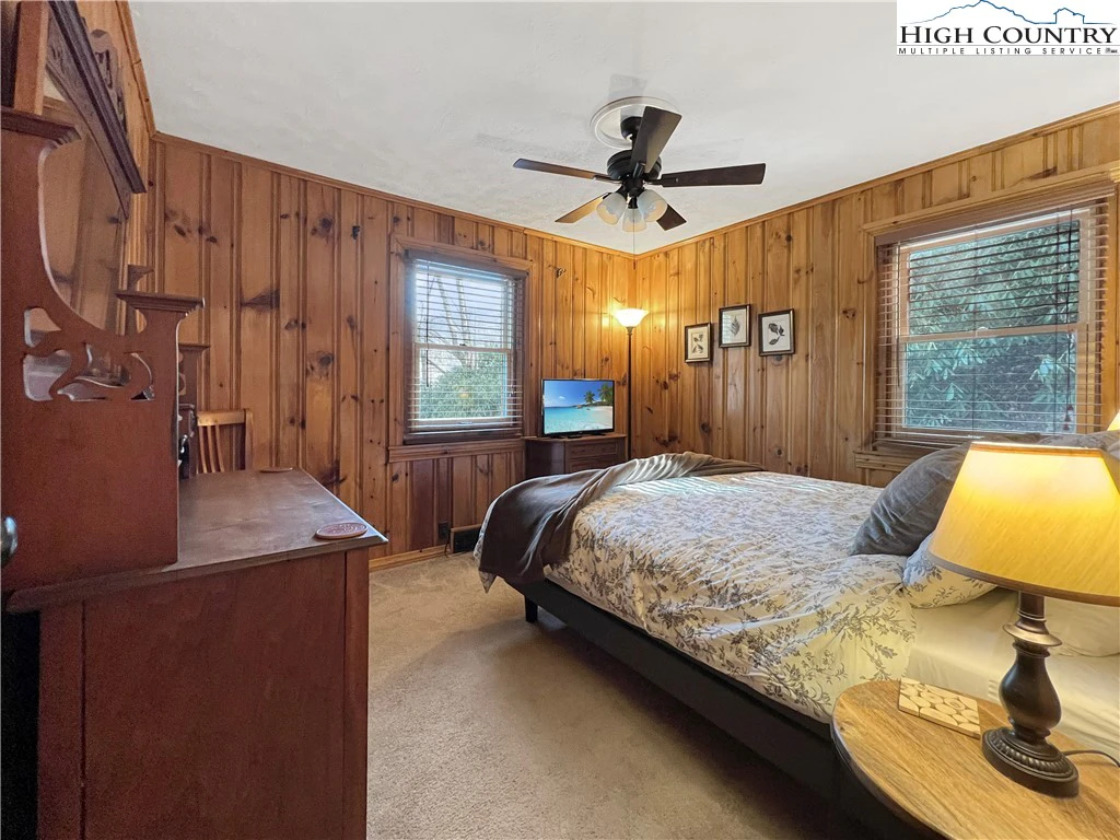 Image number 9 for the current listing
