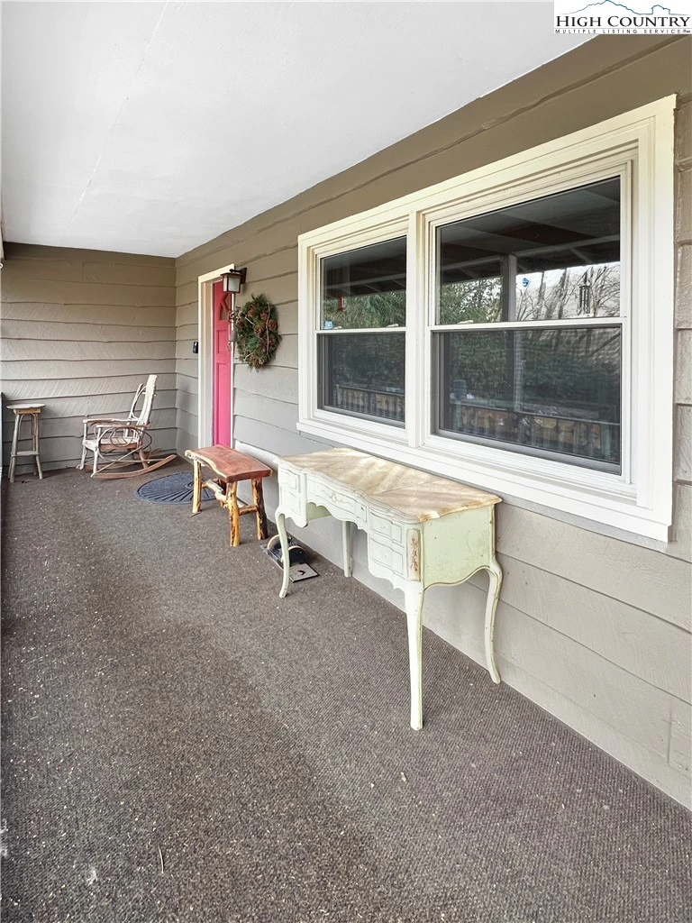 Image number 5 for the current listing