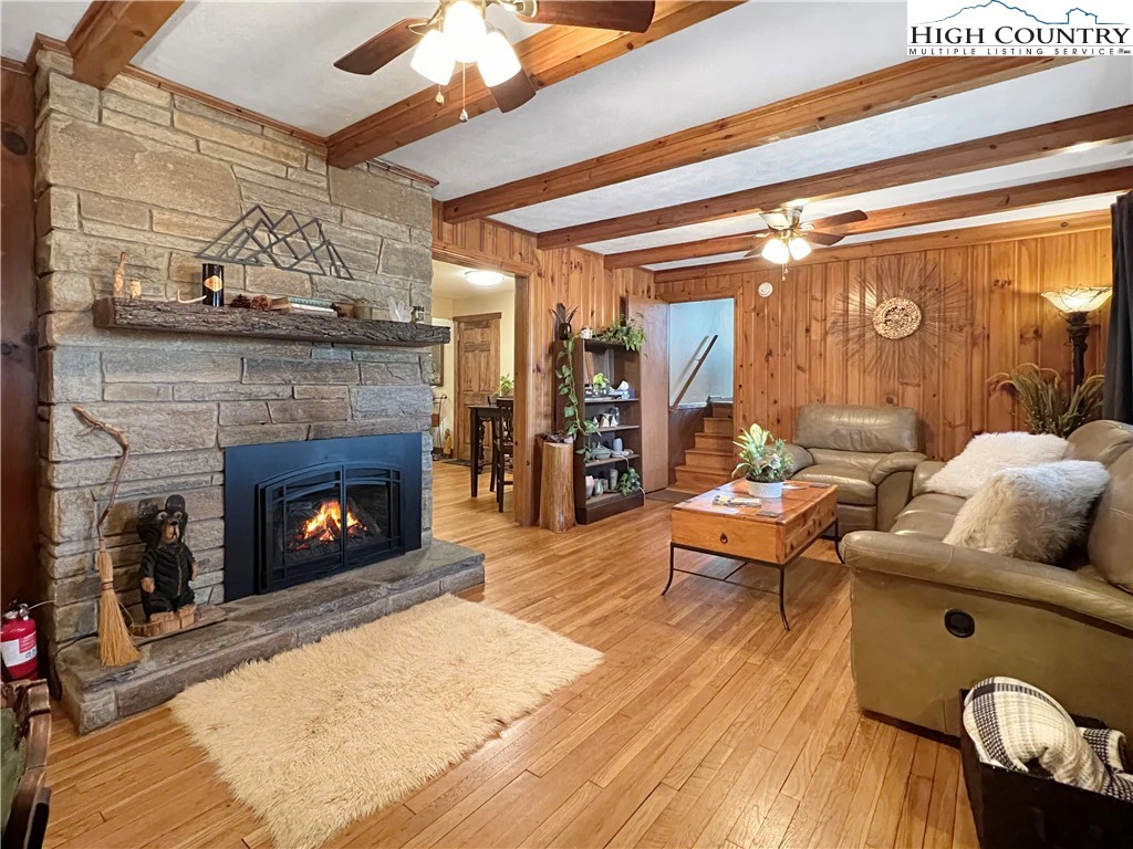Image number 16 for the current listing