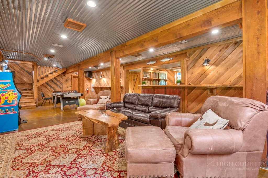 Image number 9 for the current listing