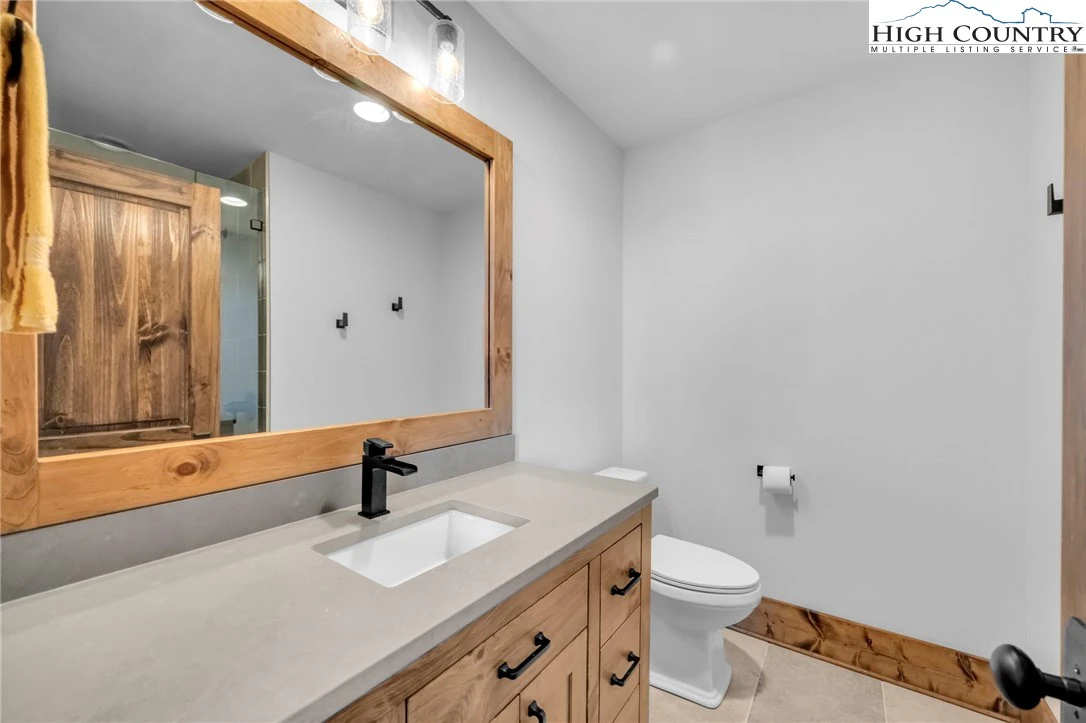 Image number 5 for the current listing