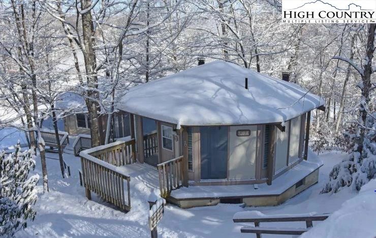Image number 1 for the current listing