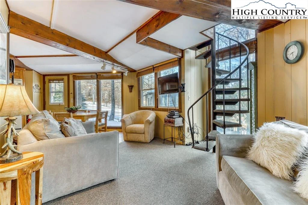 Image number 14 for the current listing