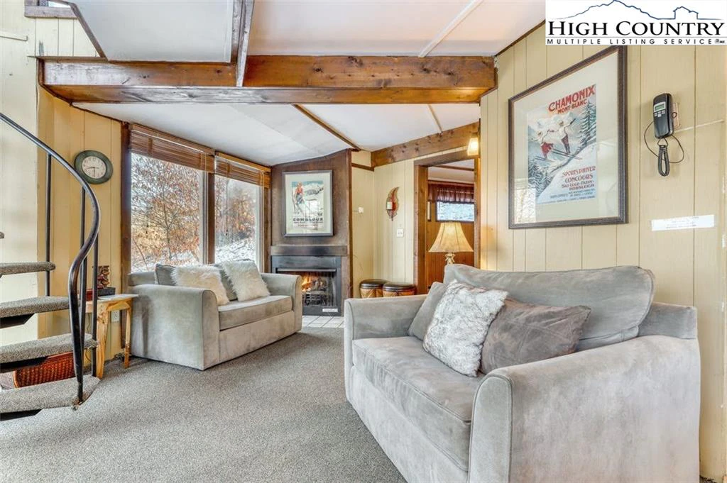Image number 13 for the current listing