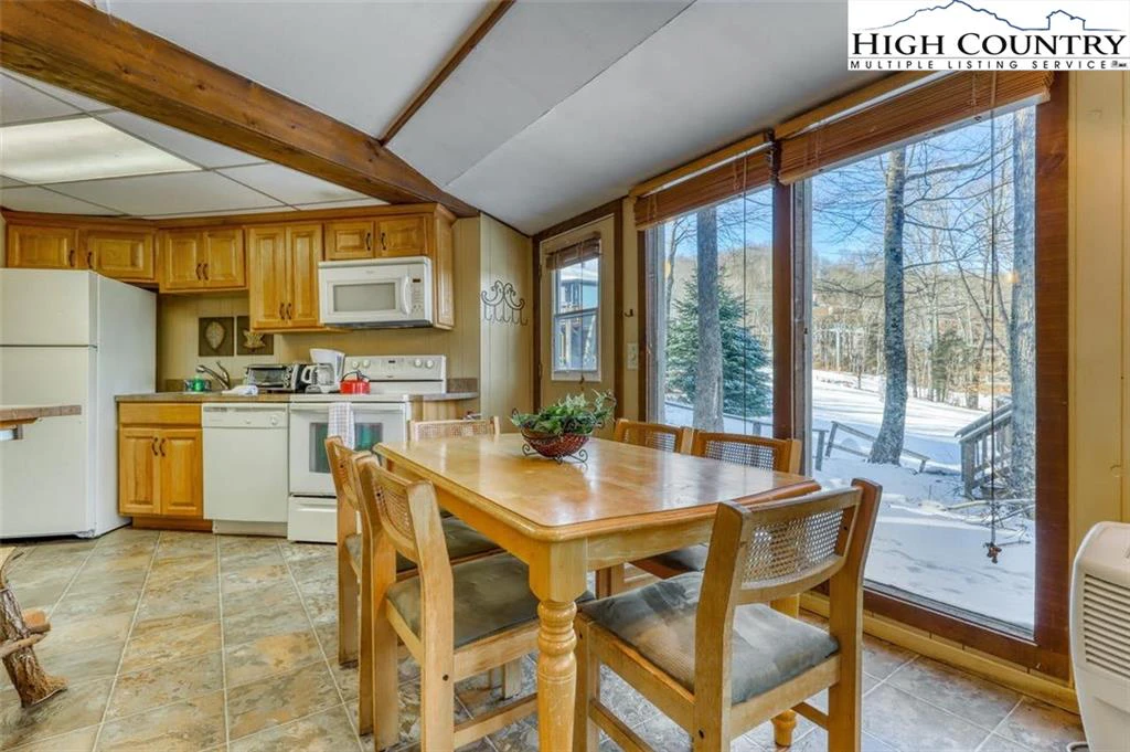 Image number 12 for the current listing