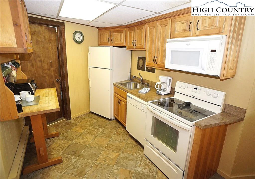 Image number 11 for the current listing
