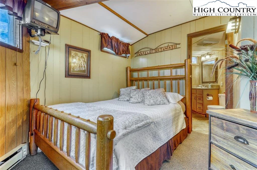 Image number 7 for the current listing