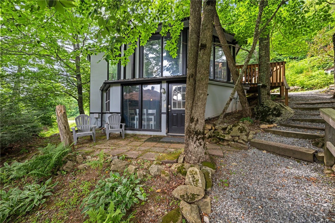 Image number 2 for the current listing