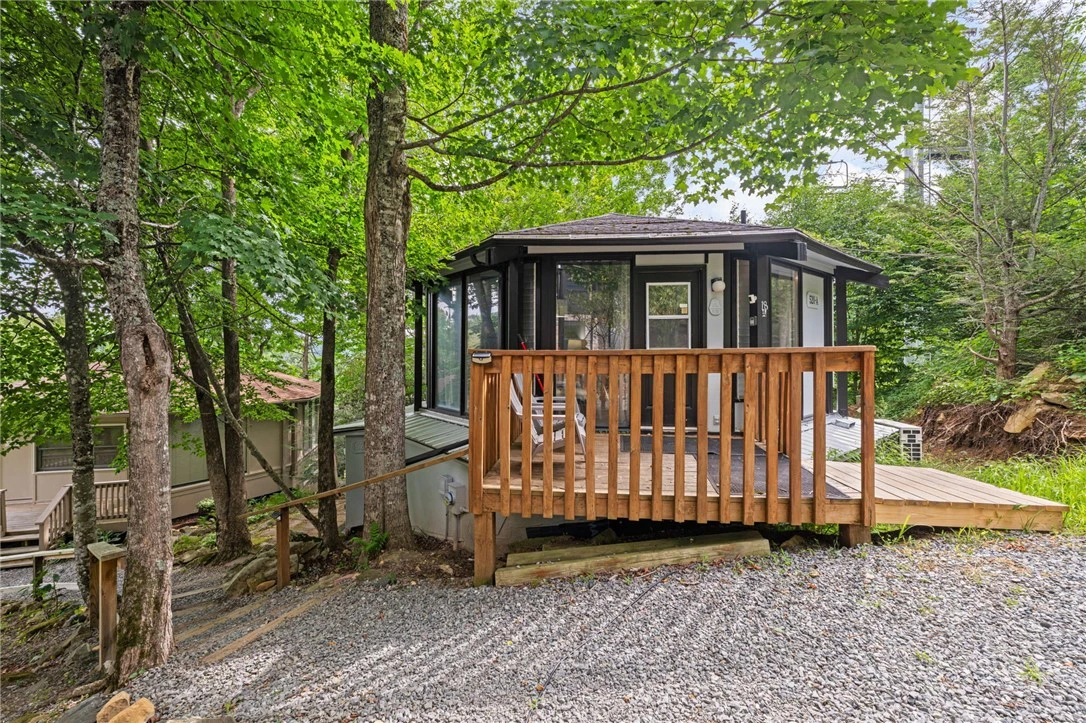 Image number 3 for the current listing