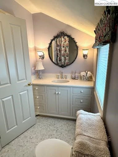 Image number 11 for the current listing