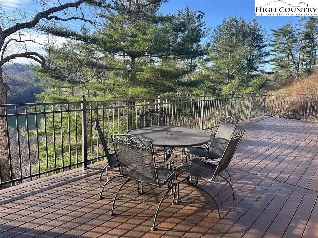 Image number 20 for the current listing