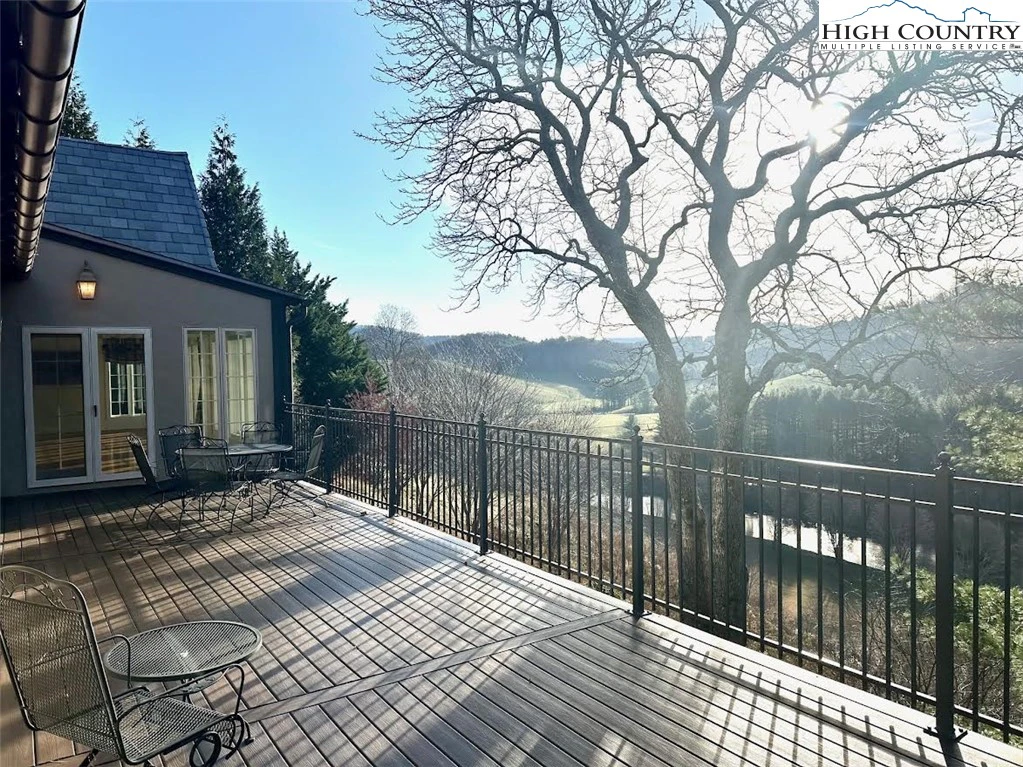 Image number 21 for the current listing