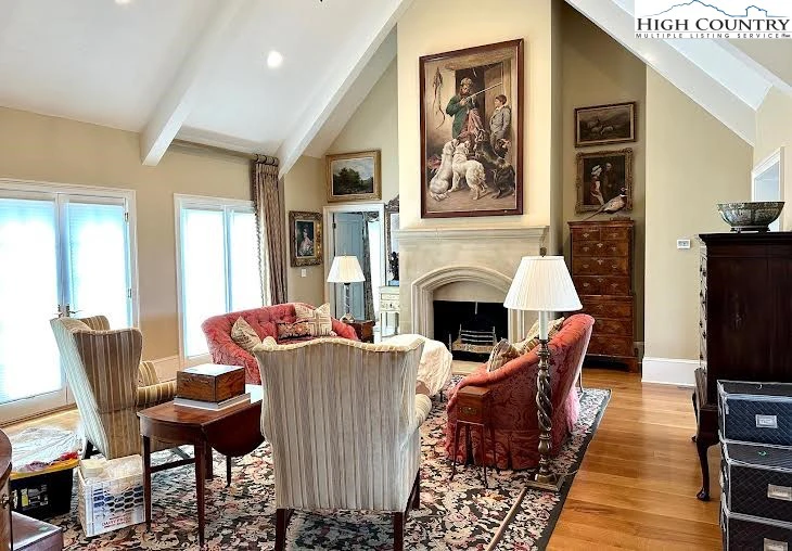 Image number 3 for the current listing