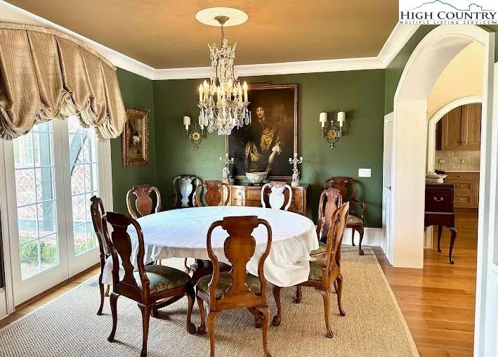 Image number 5 for the current listing