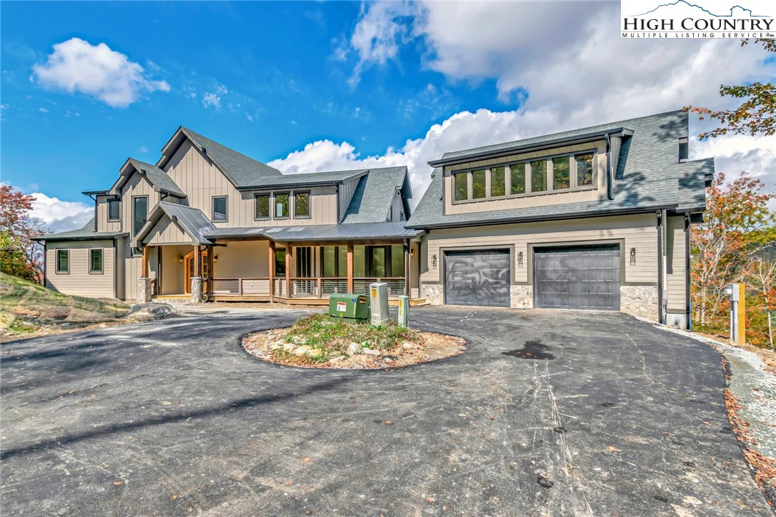 Image number 1 for the current listing