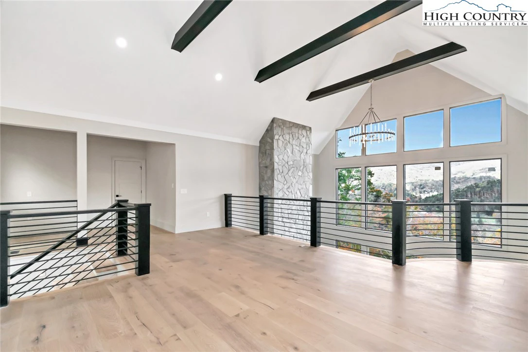 Image number 8 for the current listing