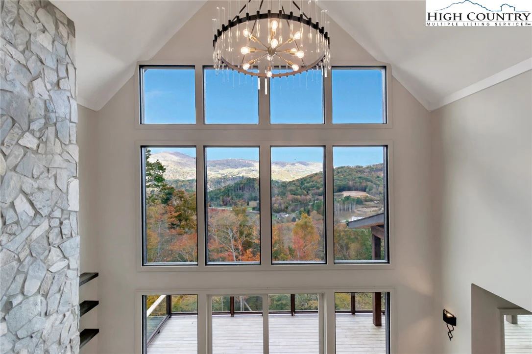 Image number 9 for the current listing