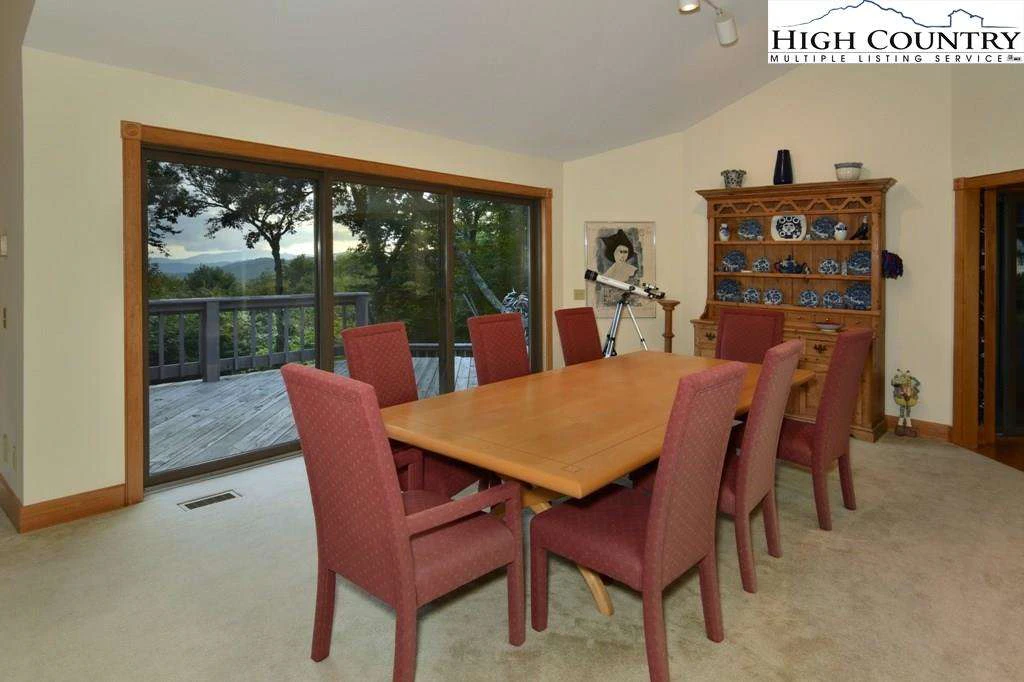 Image number 21 for the current listing