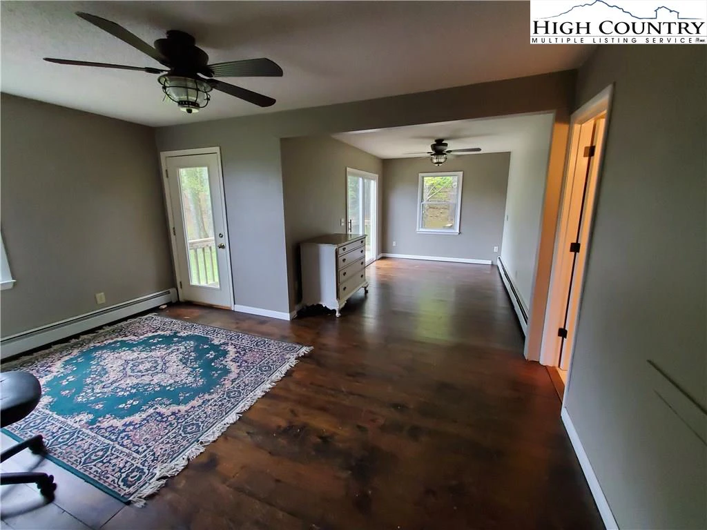 Image number 6 for the current listing
