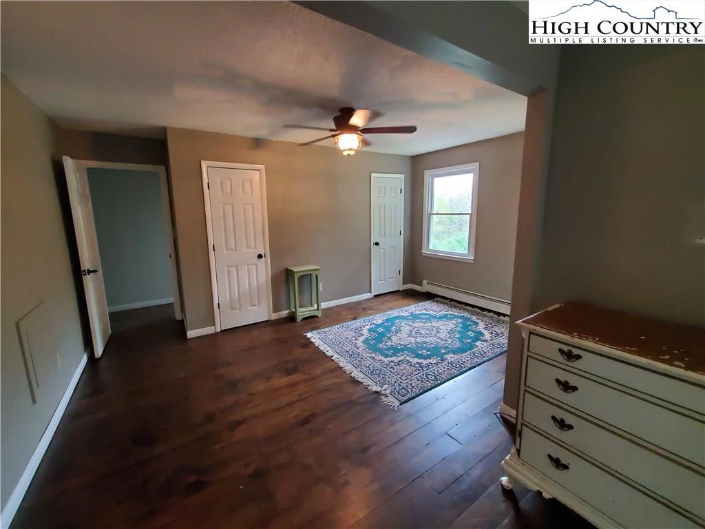 Image number 5 for the current listing